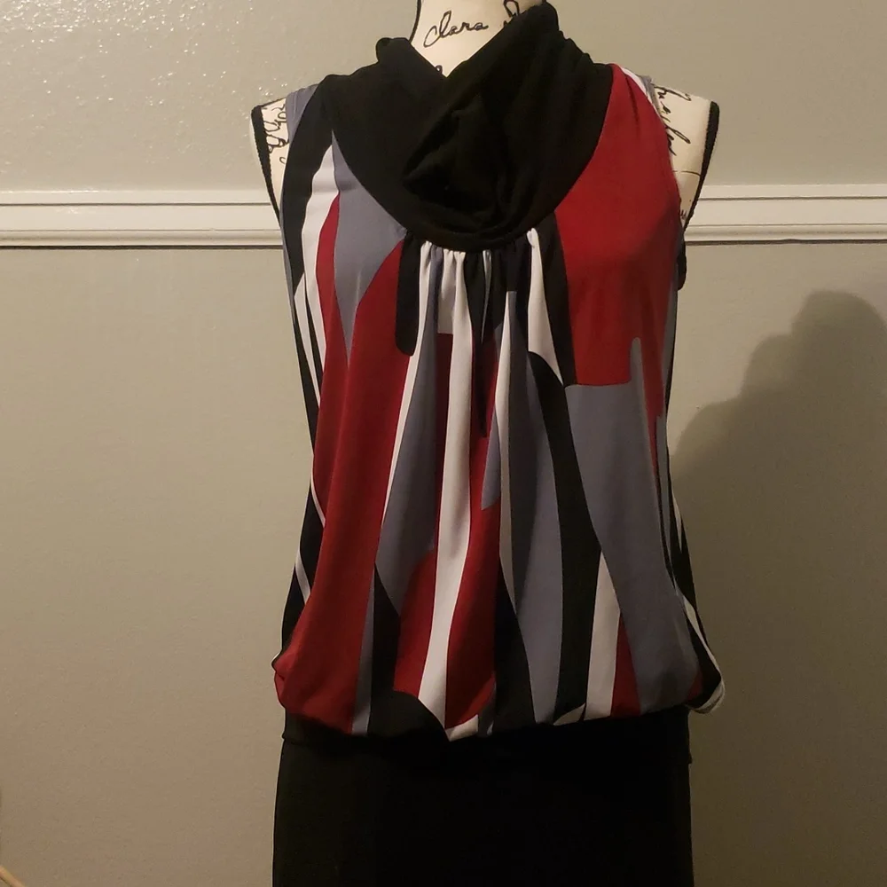 Sleeveless blouse - Picture 2 of 2